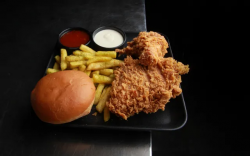 مرغ سوخاری ۳ تکه اسپایسی